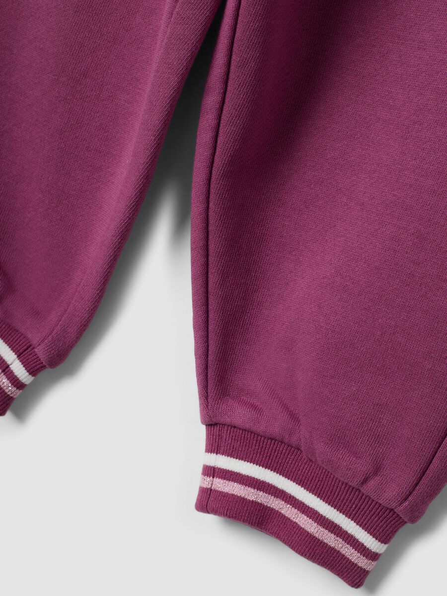Pantaloni jogger viola in puro cotone con ricamo Lilo & Stitch per bimba_3