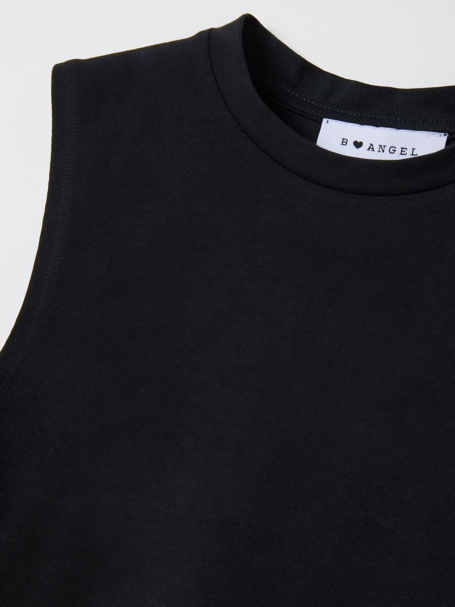Women’s cropped vest top in black elasticated cotton with regular fit_5