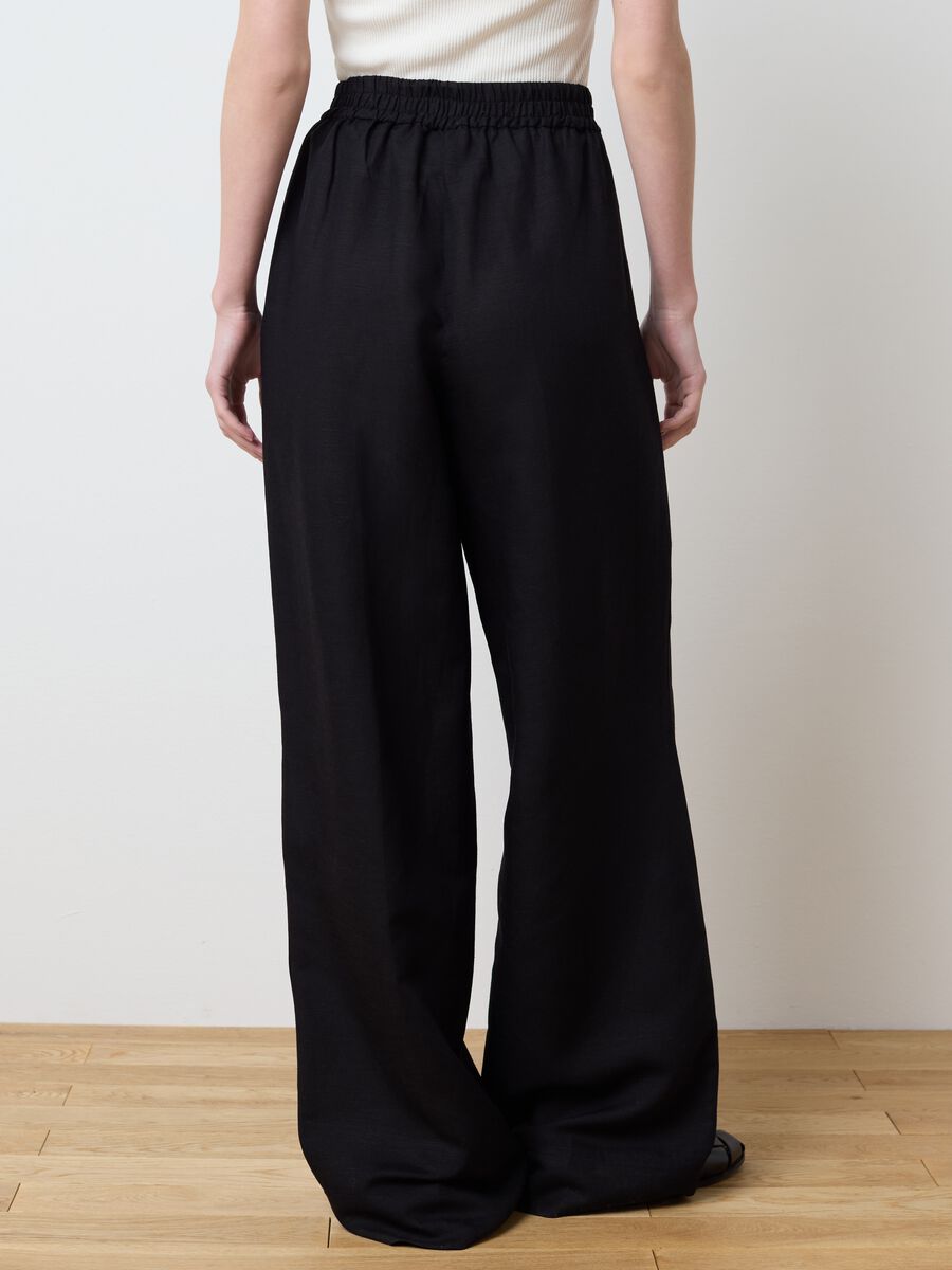 Black pull-on trousers in linen and viscose_2