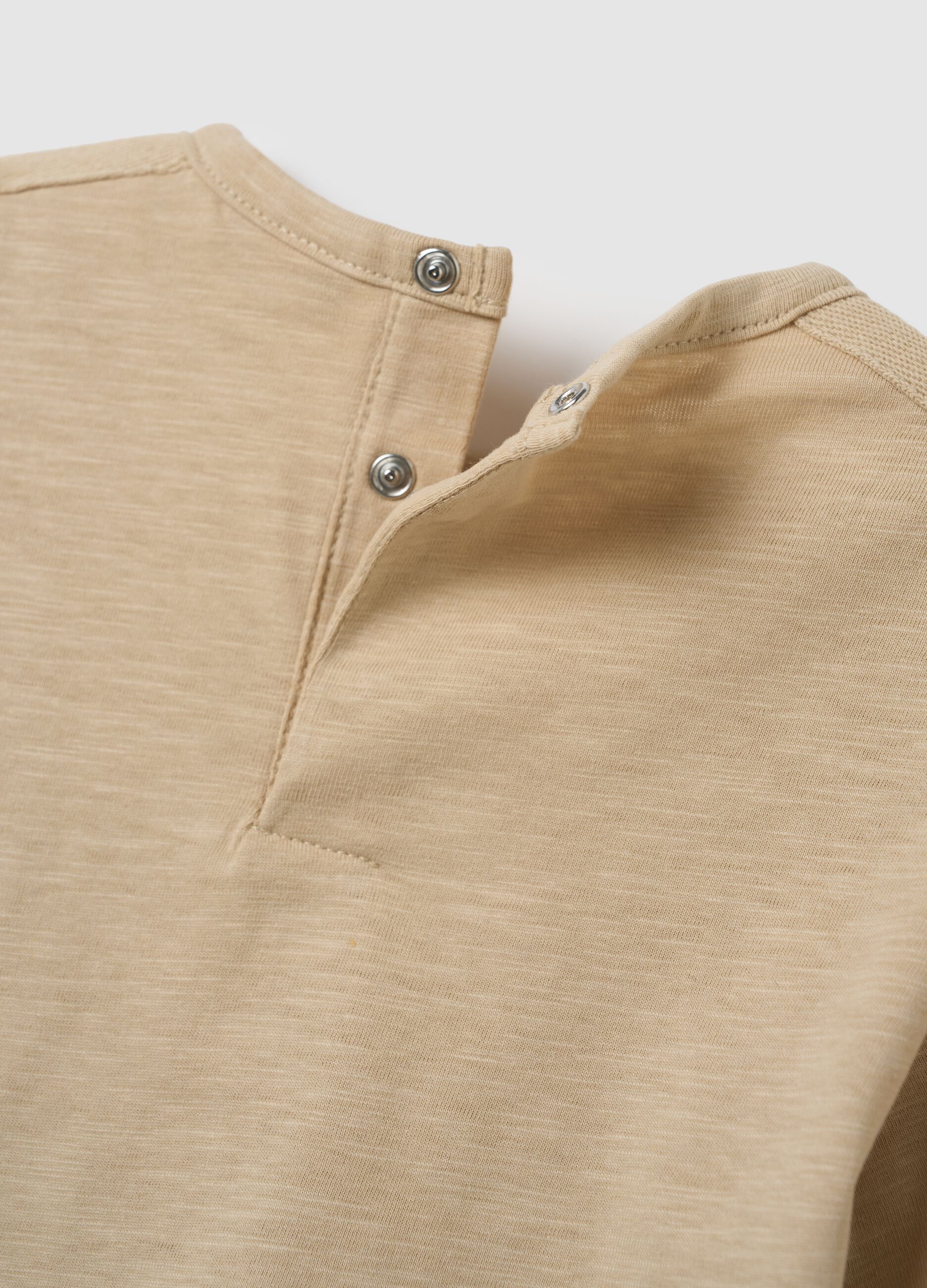 Infant t-shirt in pure beige cotton regular fit