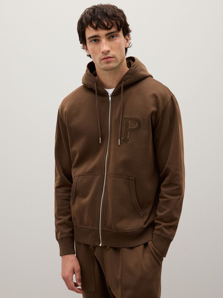 Felpa marrone con cappuccio e zip _1