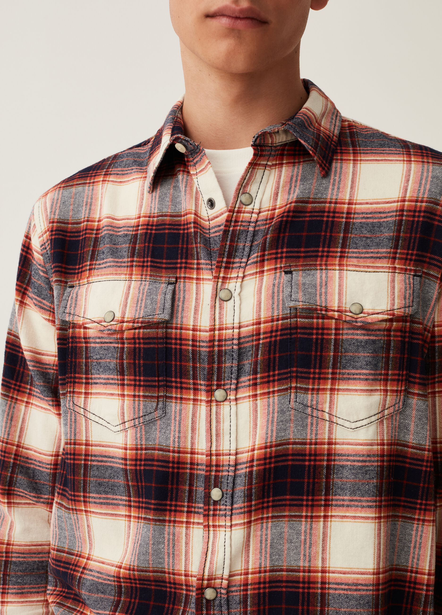 Camicia in cotone check con bottoni perlati_3