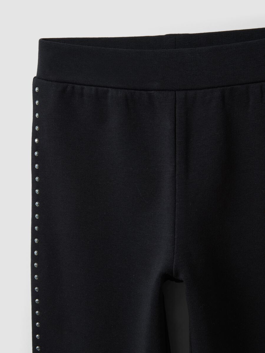 Leggings neri flare in cotone elasticizzato con borchie_2