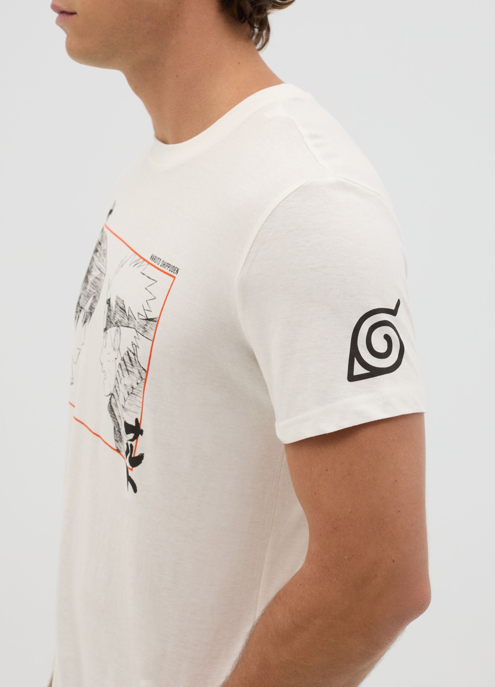 T-shirt bianca con stampa Naruto