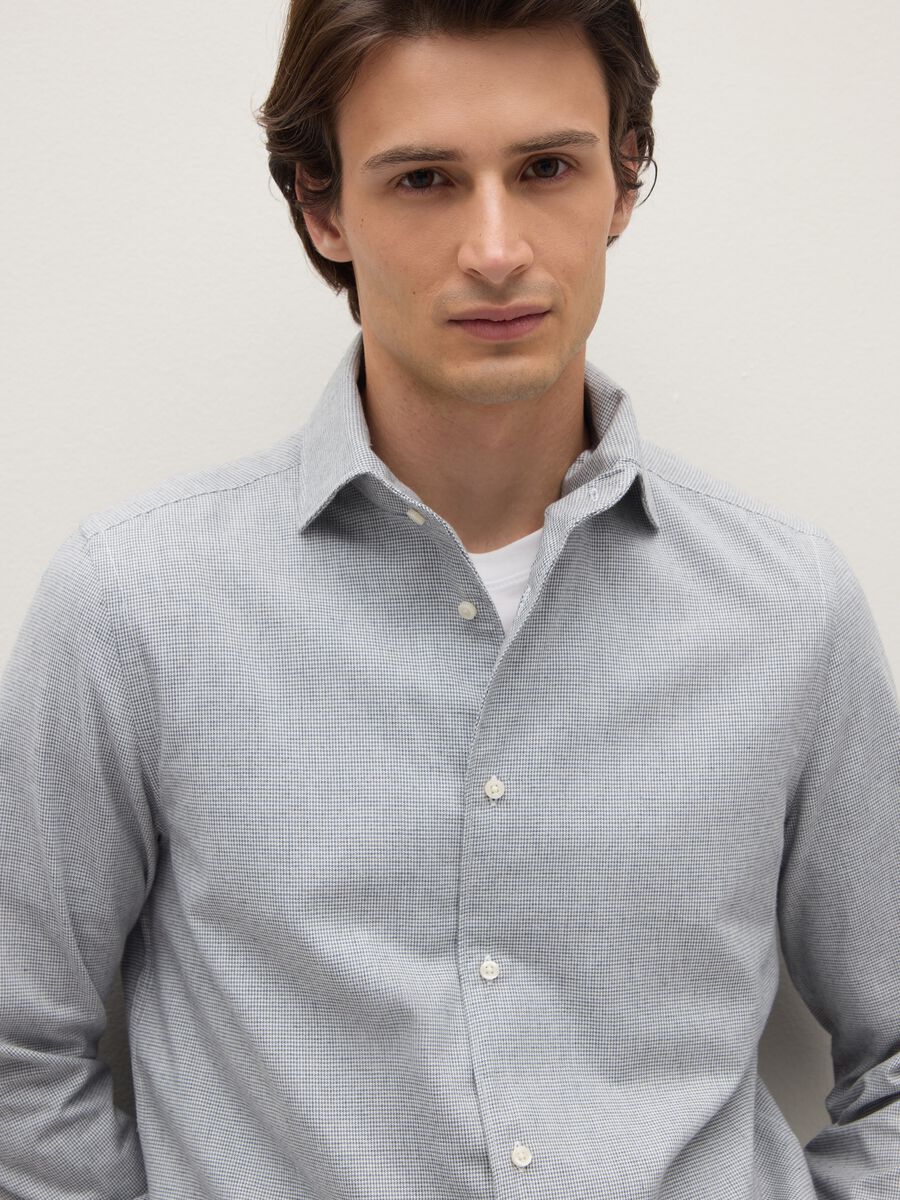 Grey checked cotton blend shirt in regular fit_0