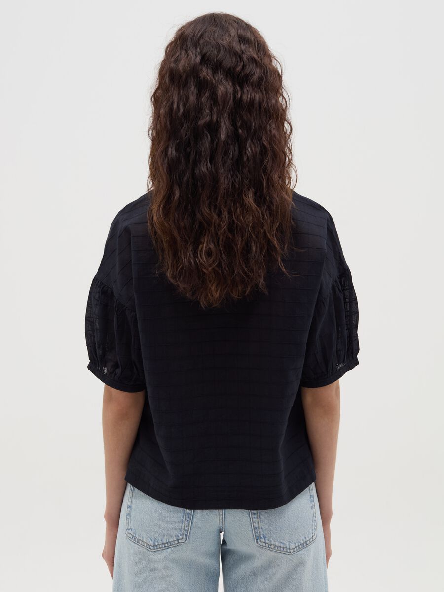 Blouse with raised stitching_3