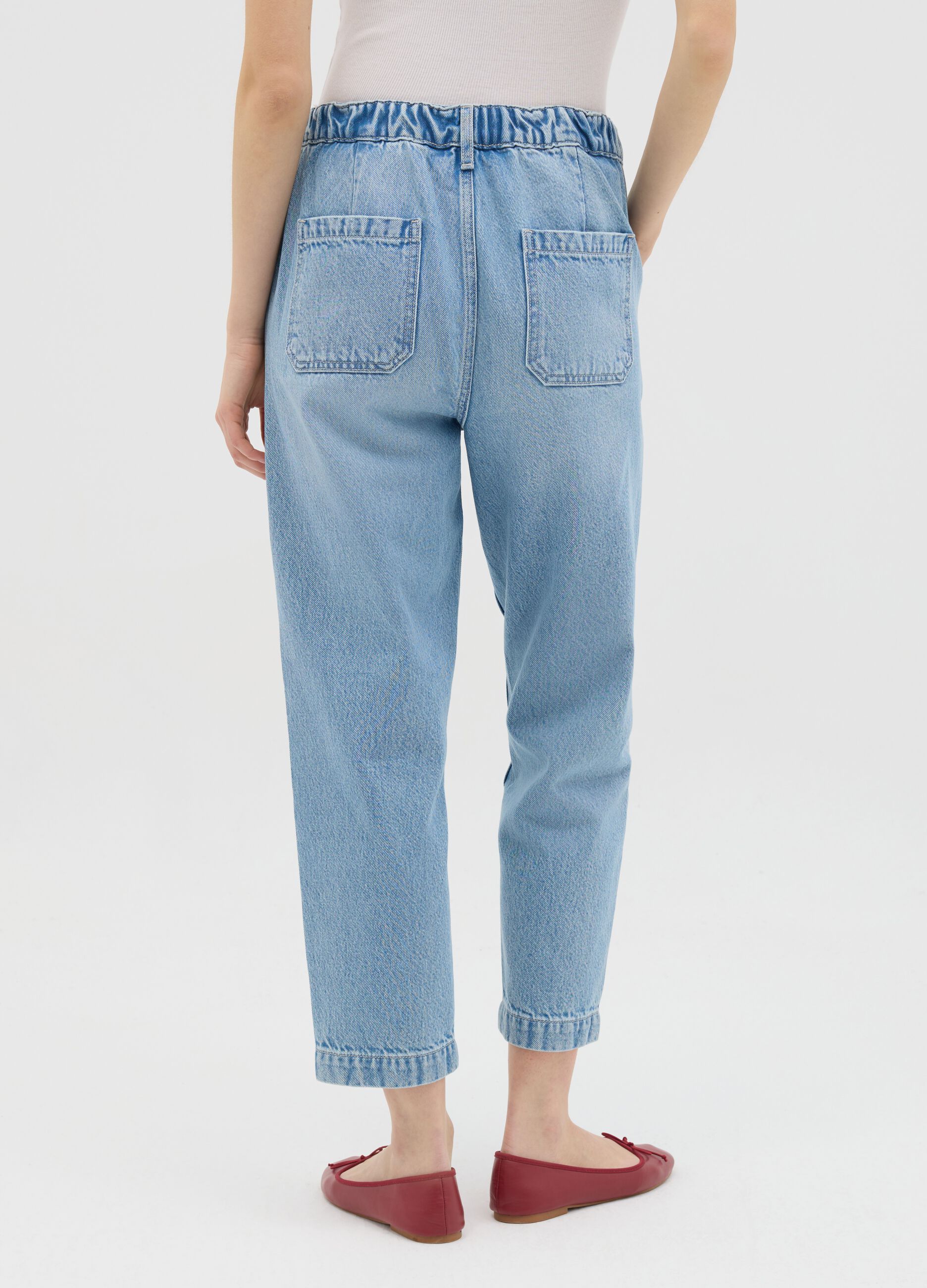 Light blue carrot-fit jeans in cotton