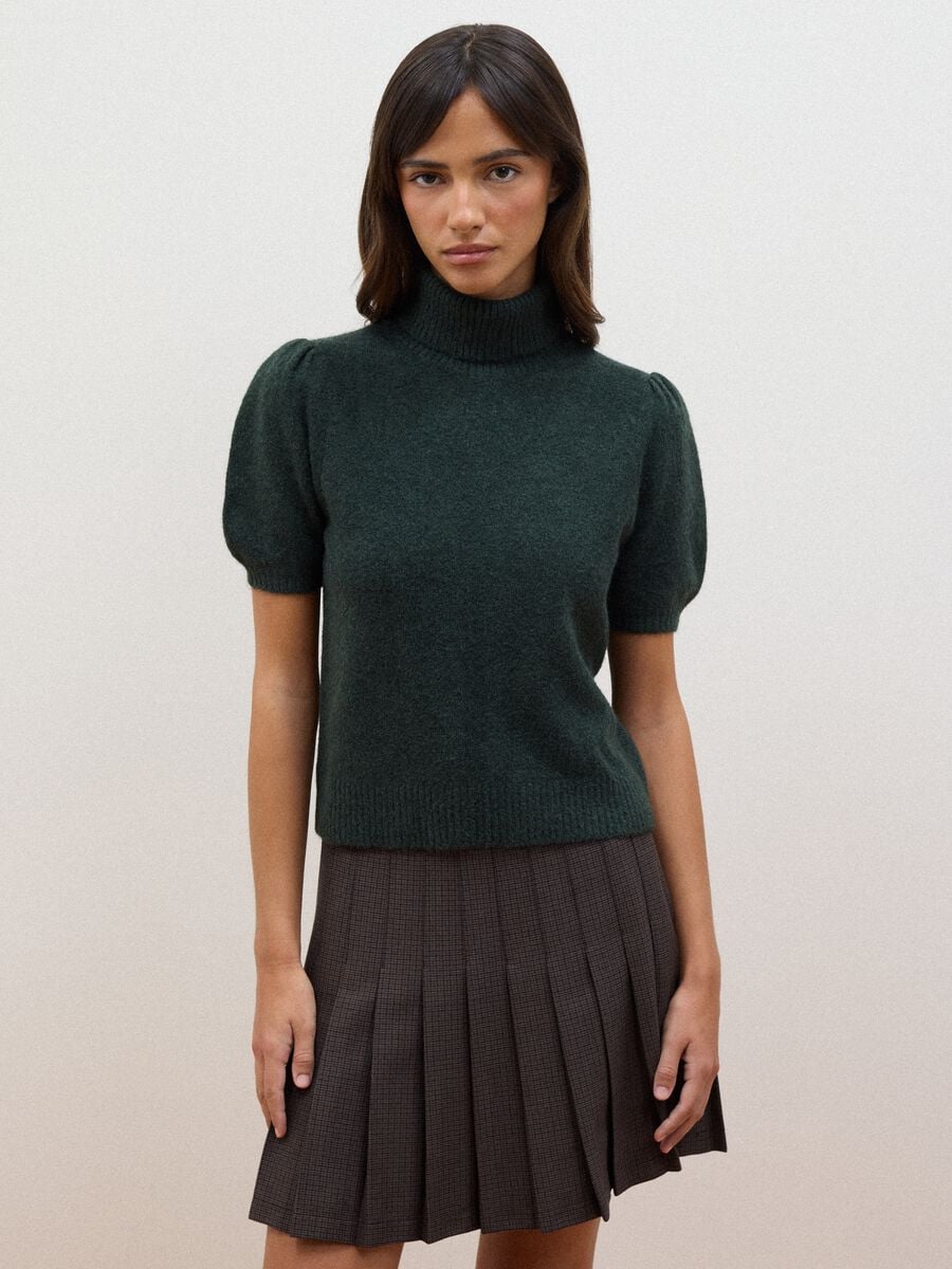 Maglia verde dolcevita in viscosa elasticizzata_1