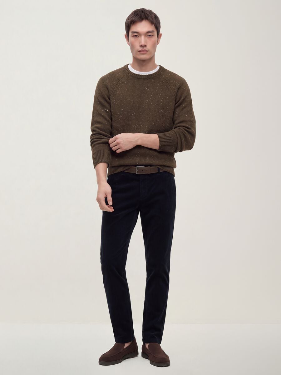 Pantaloni chino blu in cotone elasticizzato regular fit a costine_0