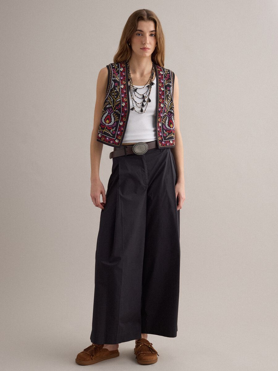 Black pure cotton gilet with embroidery_2