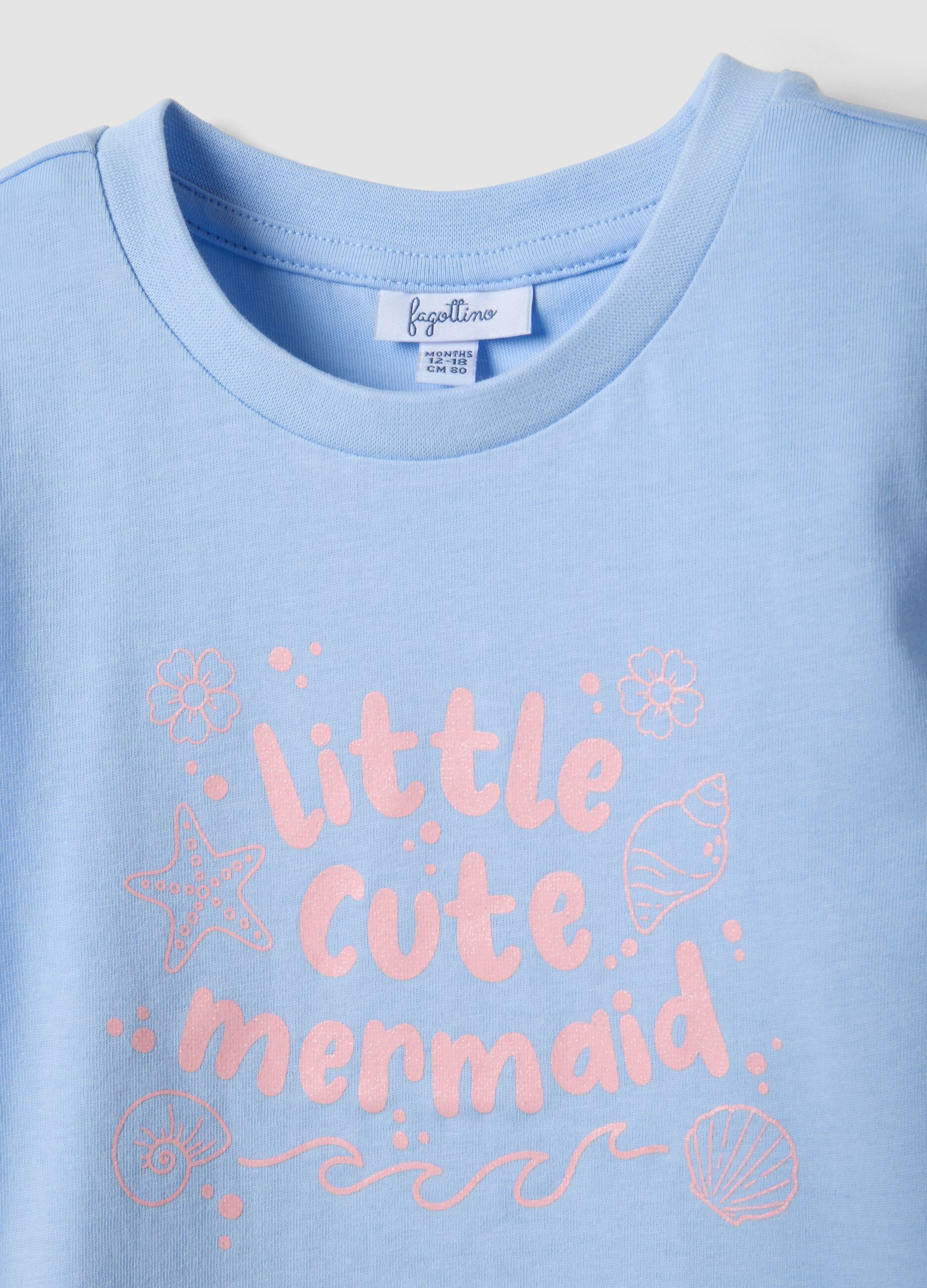 Girls&rsquo; light blue pure organic cotton T-shirt with seaside print