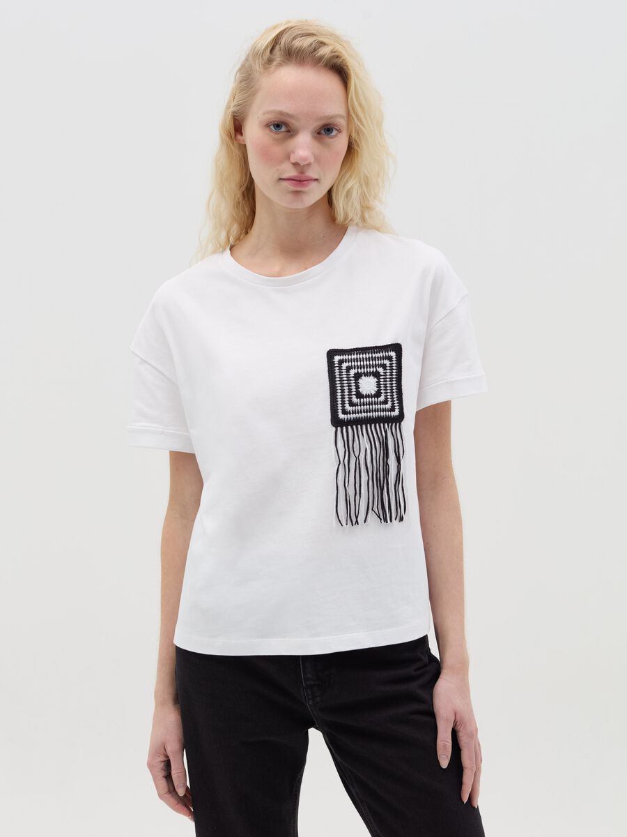 White T-shirt with crochet detail_0