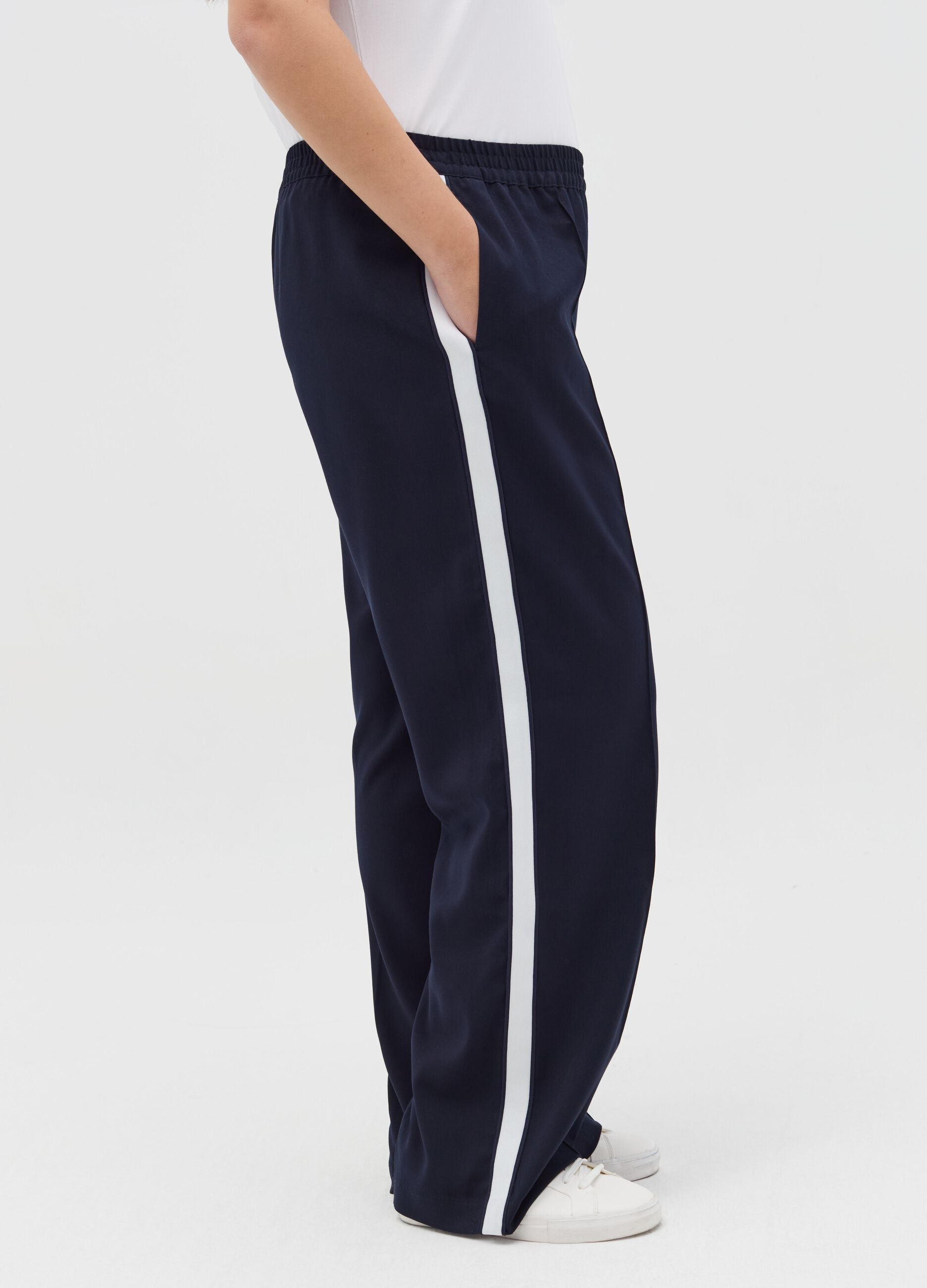 Joggers with side bands