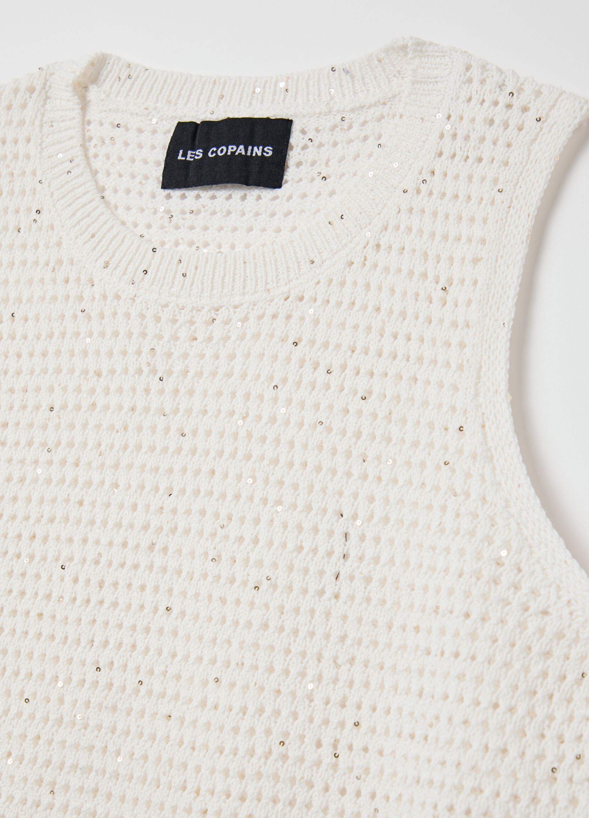 White crochet tank top with popcorn stitch