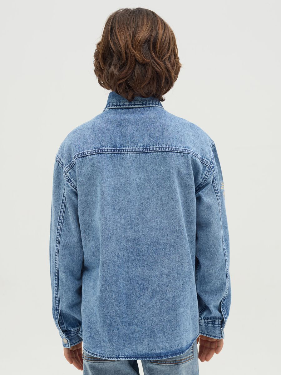 Shacket in denim acid wash con stampa _1