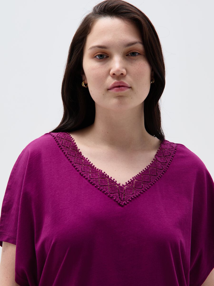 Curvy T-shirt with macramé insert_0