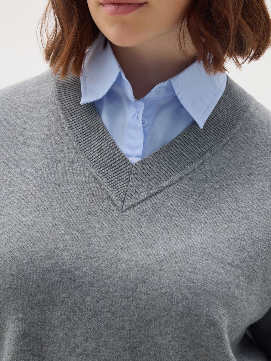 Grey regular fit V-neck sweater_2