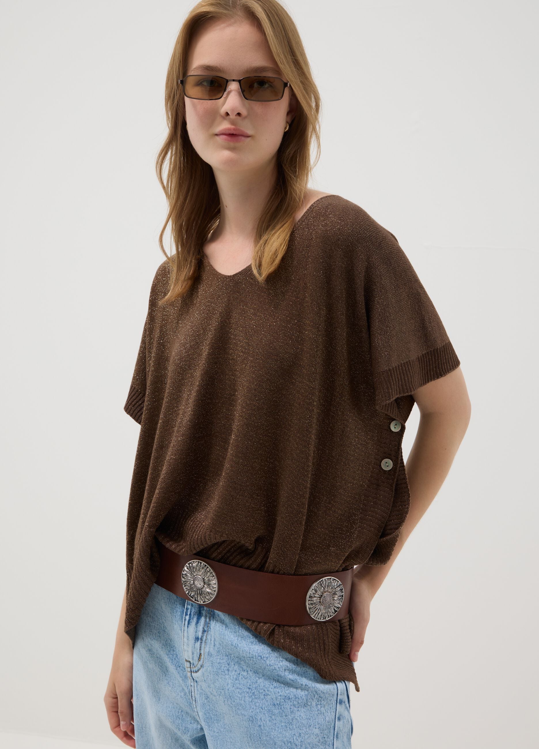 Maglia marrone in misto modal con scollo a V