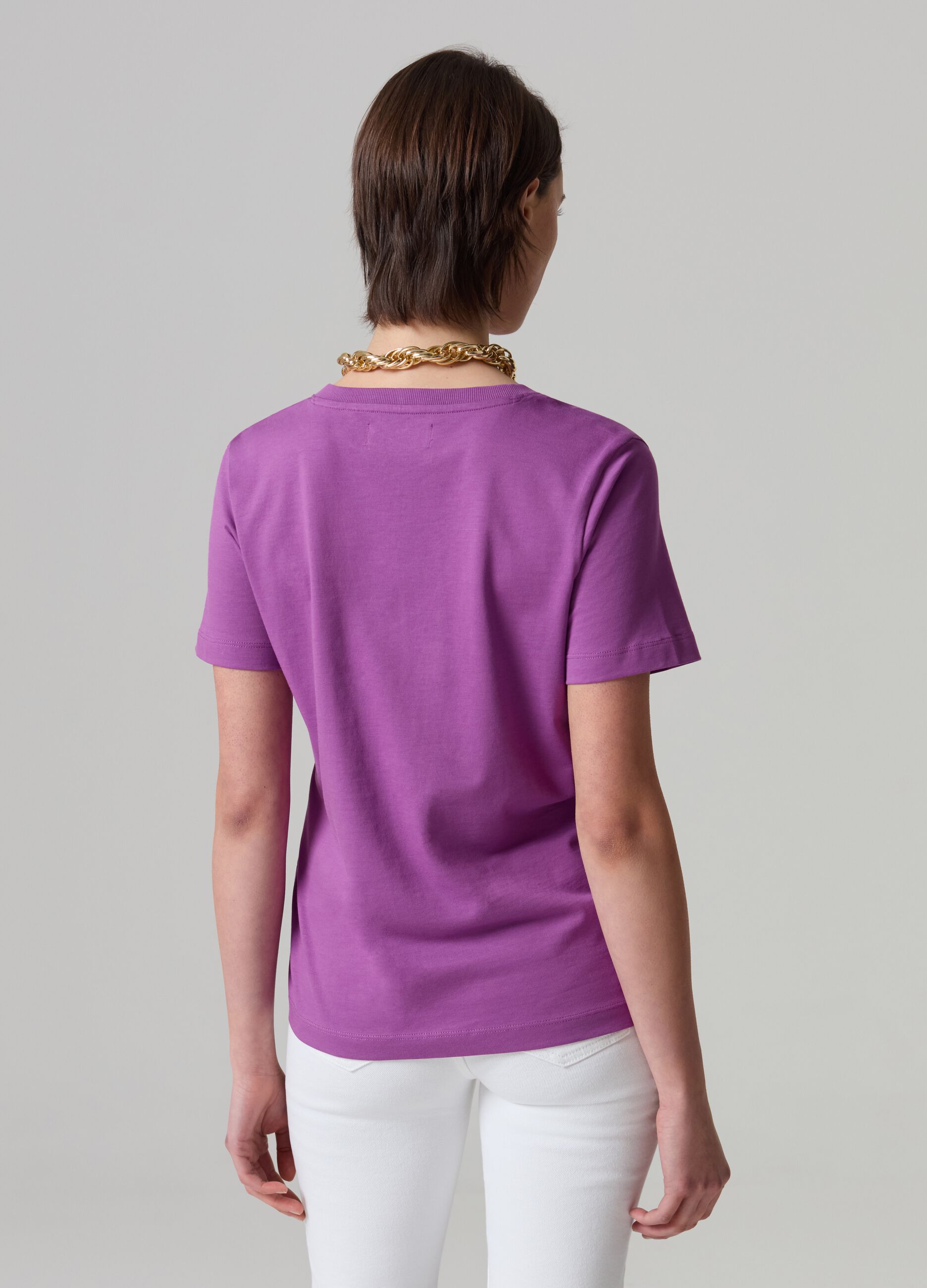T-shirt in cotone con scollo a V