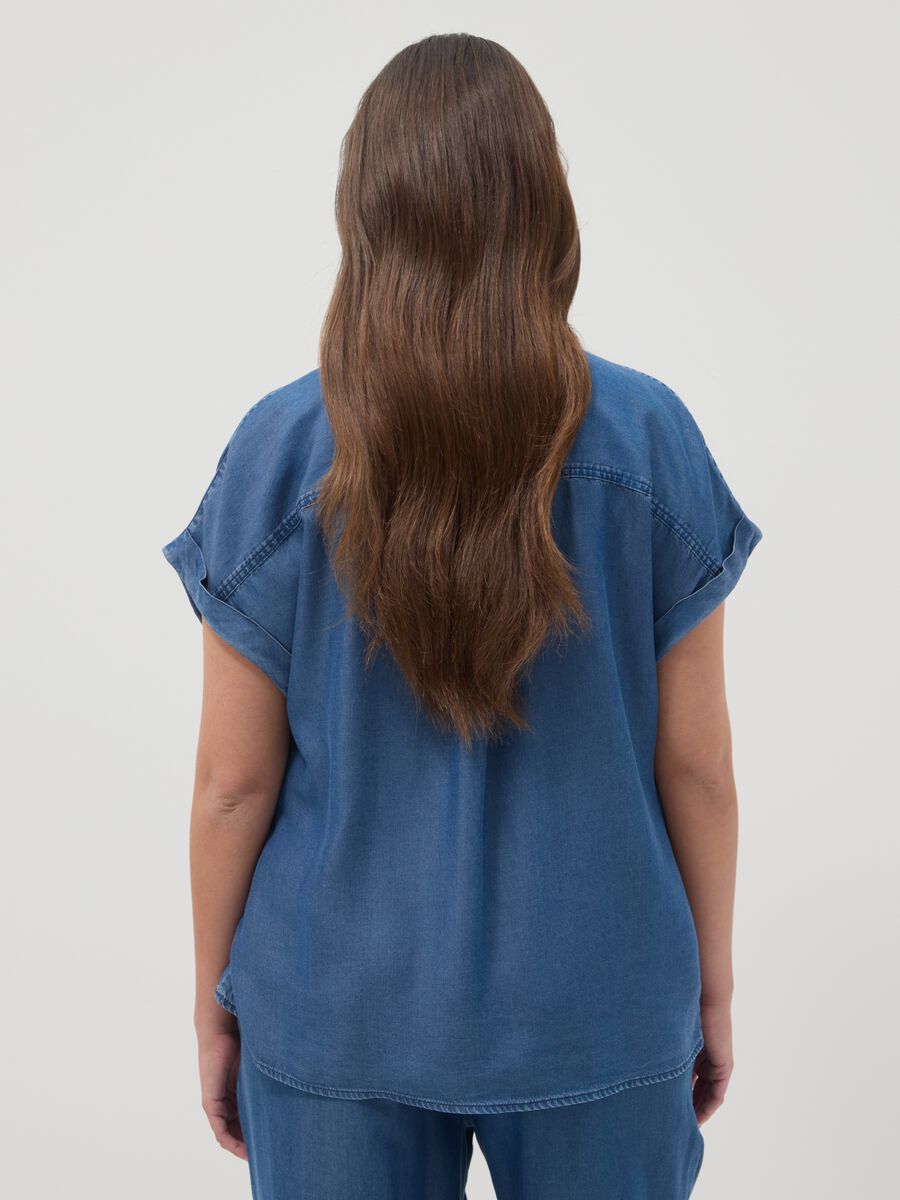 Camicetta in puro lyocell blu regular fit con collo alla coreana_3