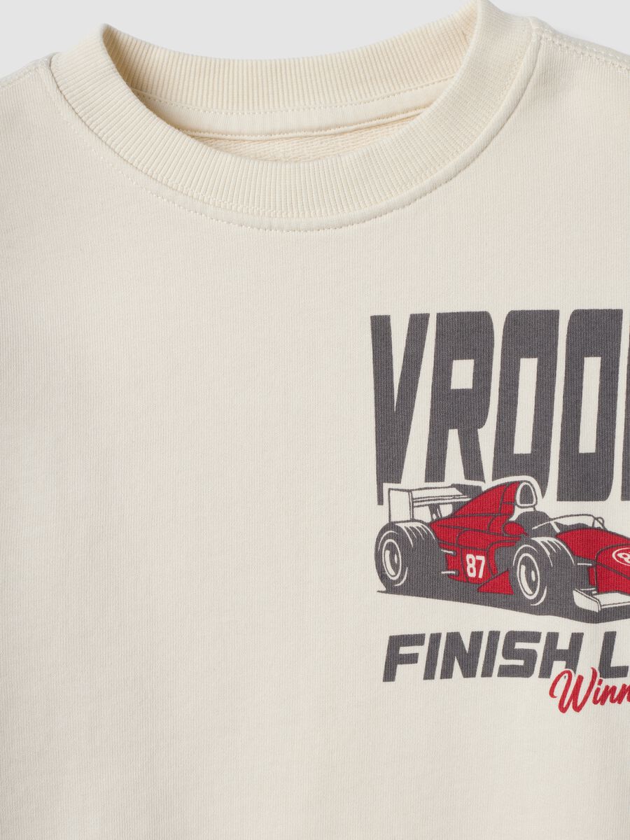 White 100% cotton crew-neck sweatshirt with racing print, oversized fit_3