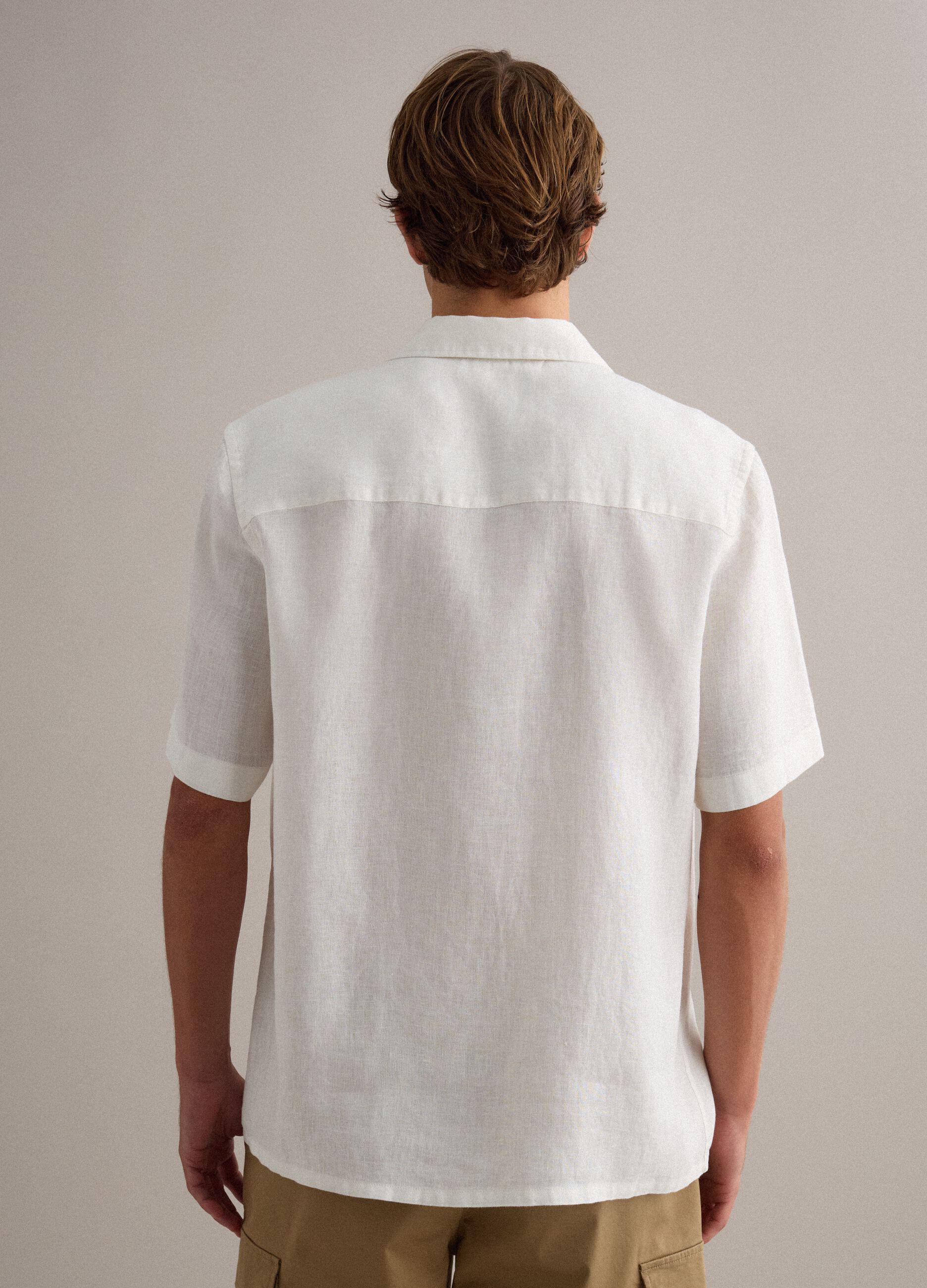 White pure linen short-sleeve shirt, regular fit with chest pocket