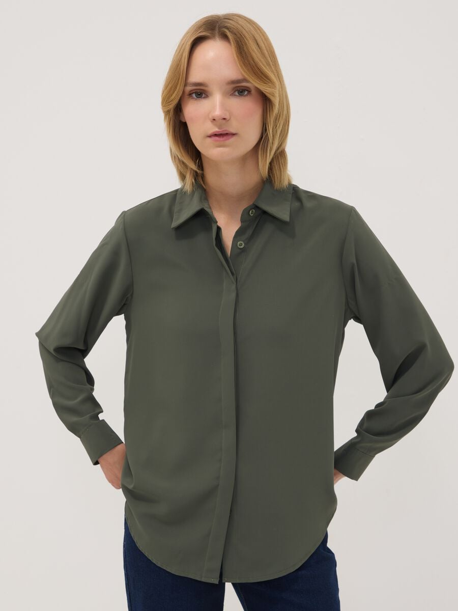 Camicia verde regular fit con colletto classico_0