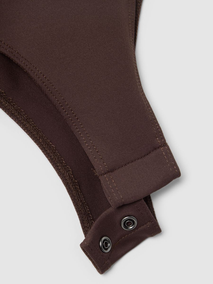 Body fitted marrone con scollo quadrato_5