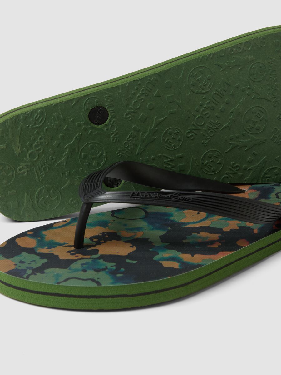 Multicolour flip-flops with camouflage pattern_1