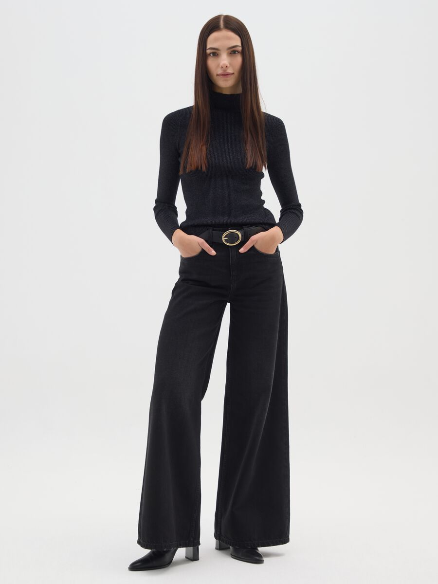 Black Turtleneck Sweater with Fitted Cut_1