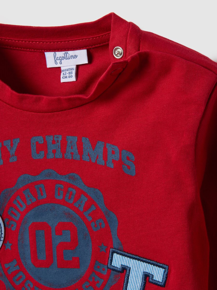 Red pure cotton regular fit t-shirt for boys_2