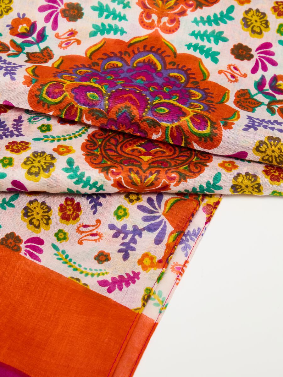 Cotton foulard with floral print_2