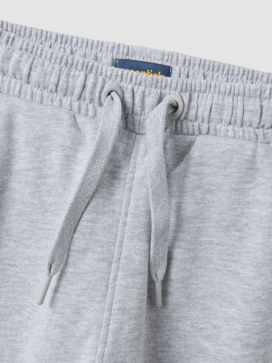 Pantaloni jogger grigi in cotone organico_2