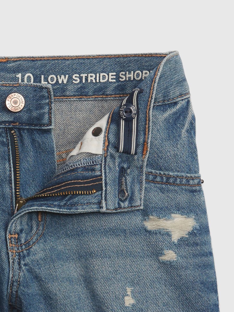 Acid wash denim shorts with worn effect_2