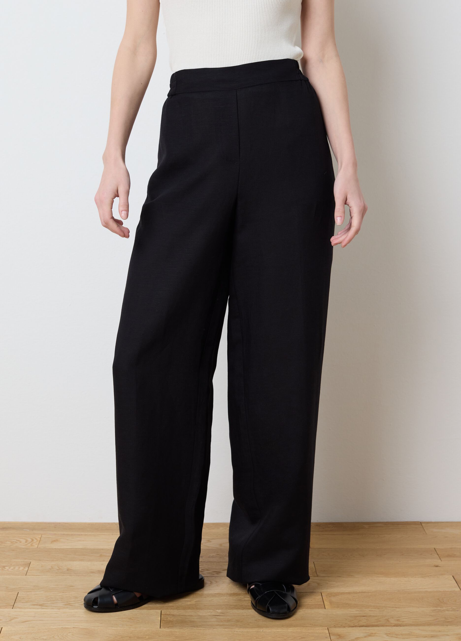 Black pull-on trousers in linen and viscose