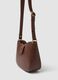 Borsa a spalla marrone con patta e tracolla regolabile_2