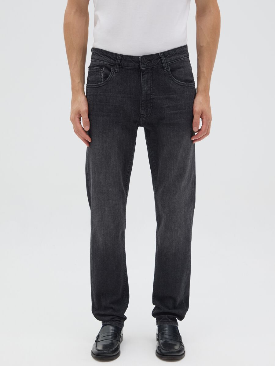 Men's black slim fit denim jeans_1