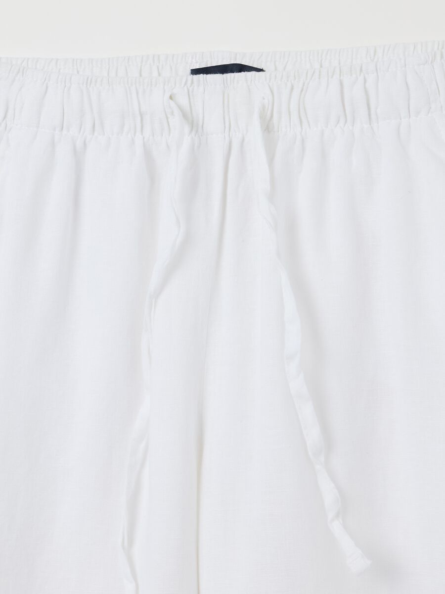 White wide-leg fluid trousers in linen_5