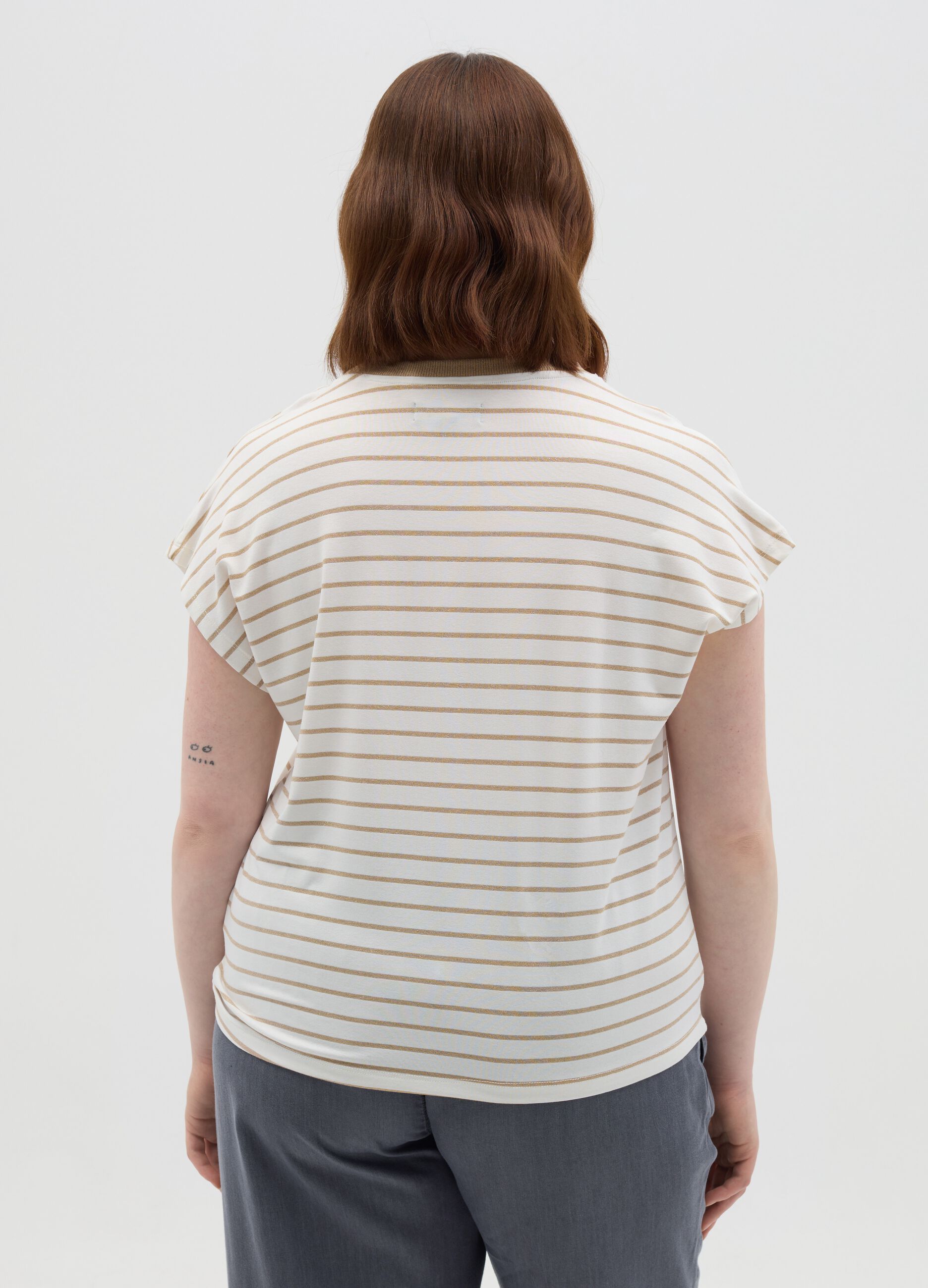 T-shirt a righe beige Curvy