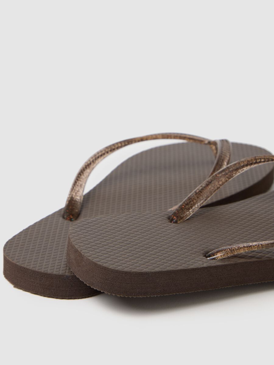 Women's brown flip-flops_2