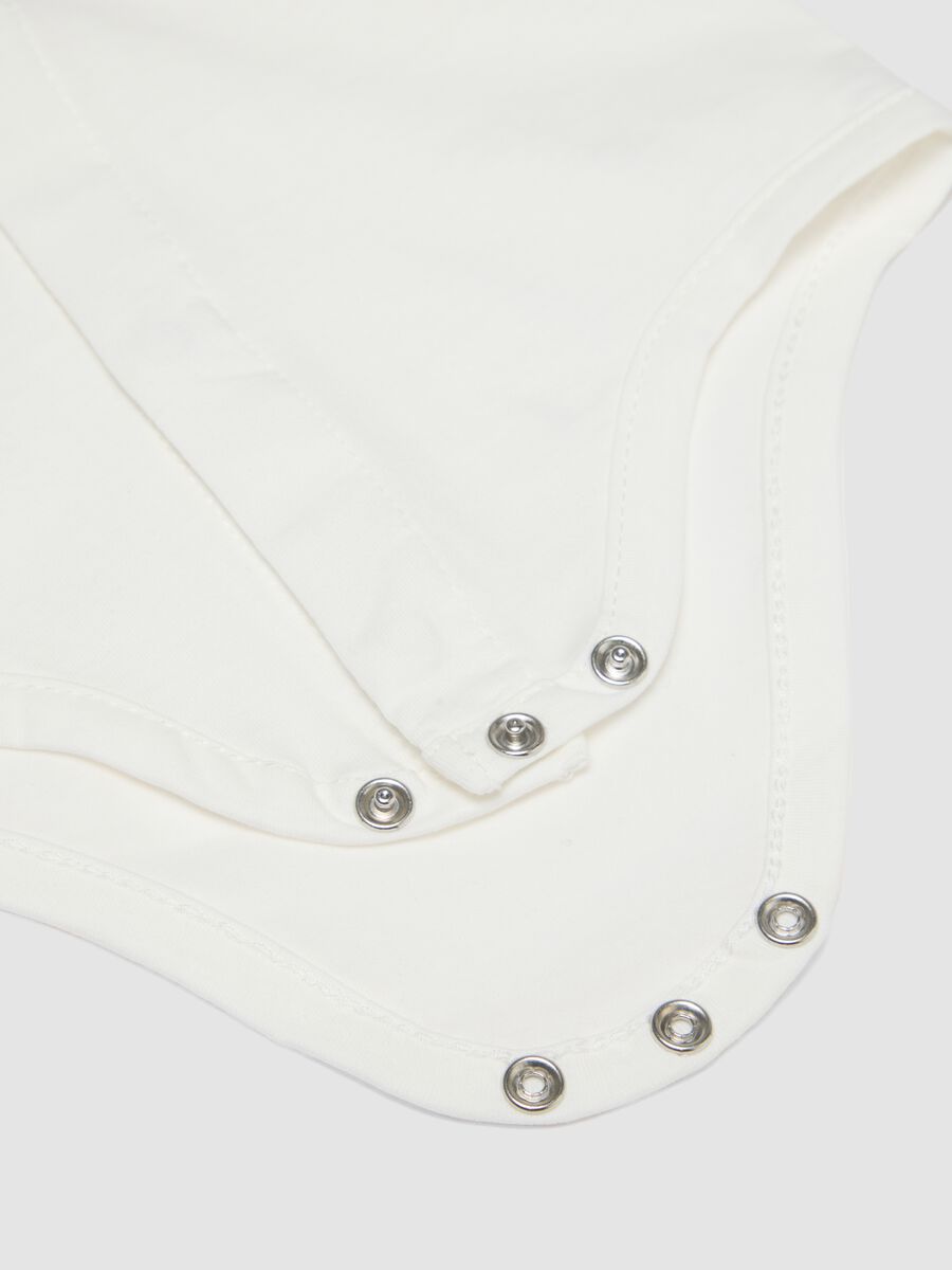 Body in puro cotone bianco da neonato con ricamo Topolino_2