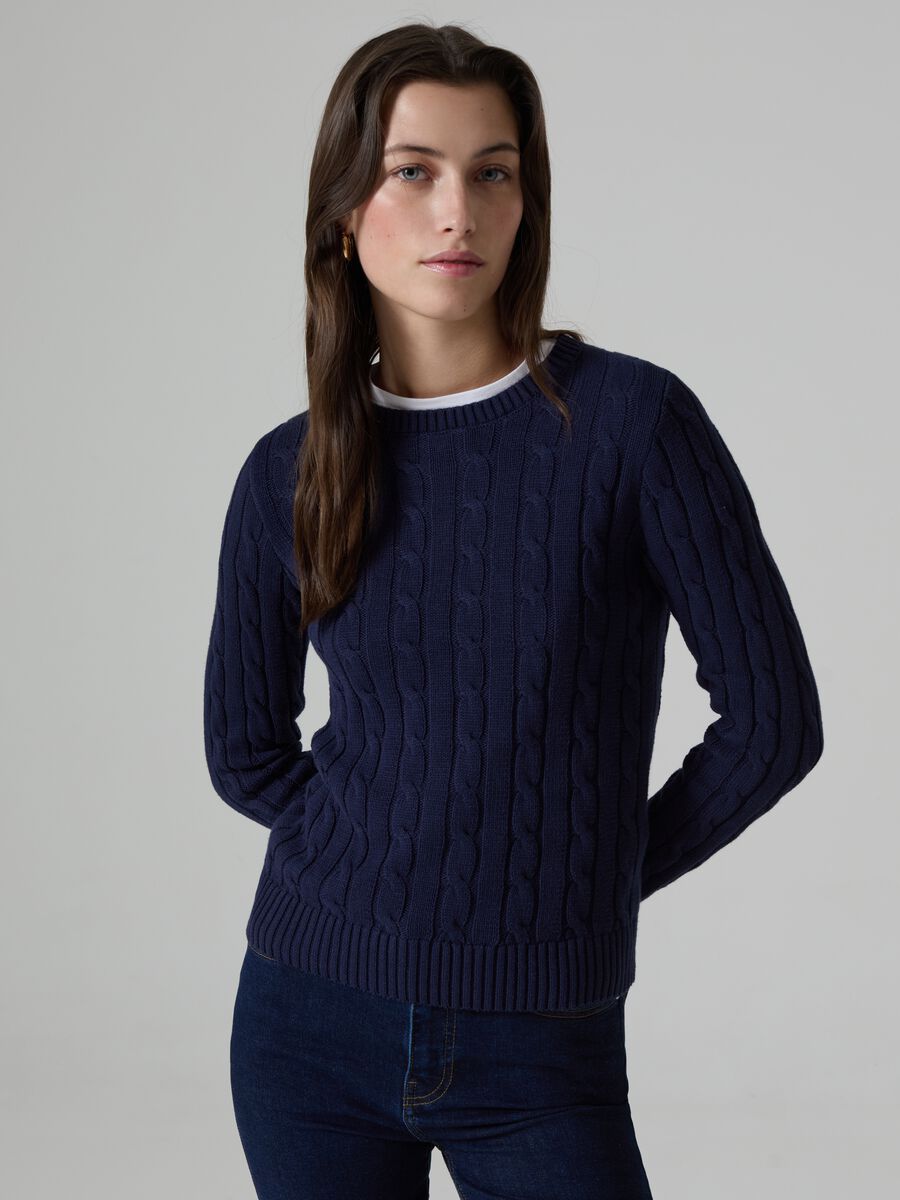 Ribbed pullover with cable-knit design_0