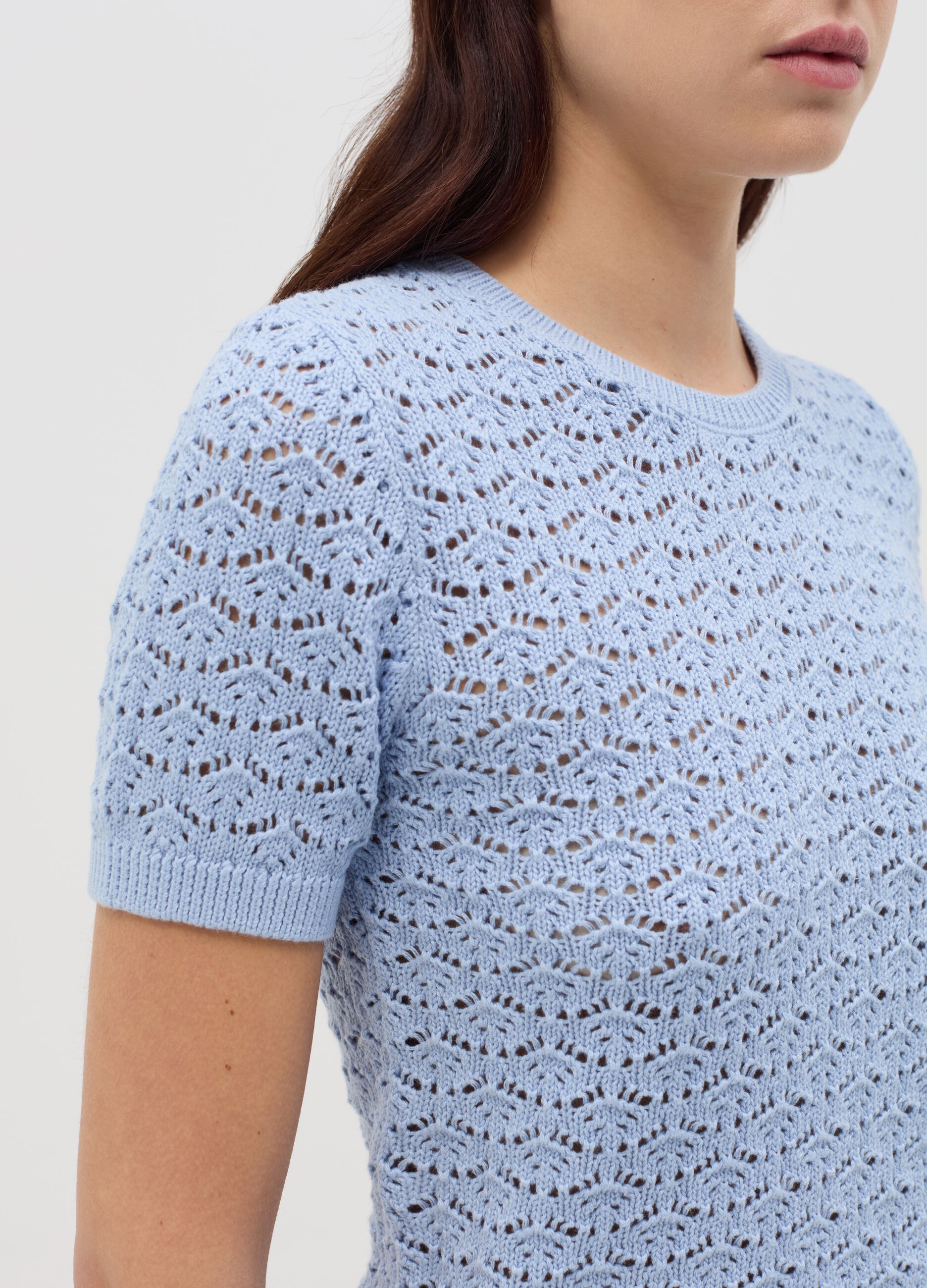 Crochet top with short sleeves