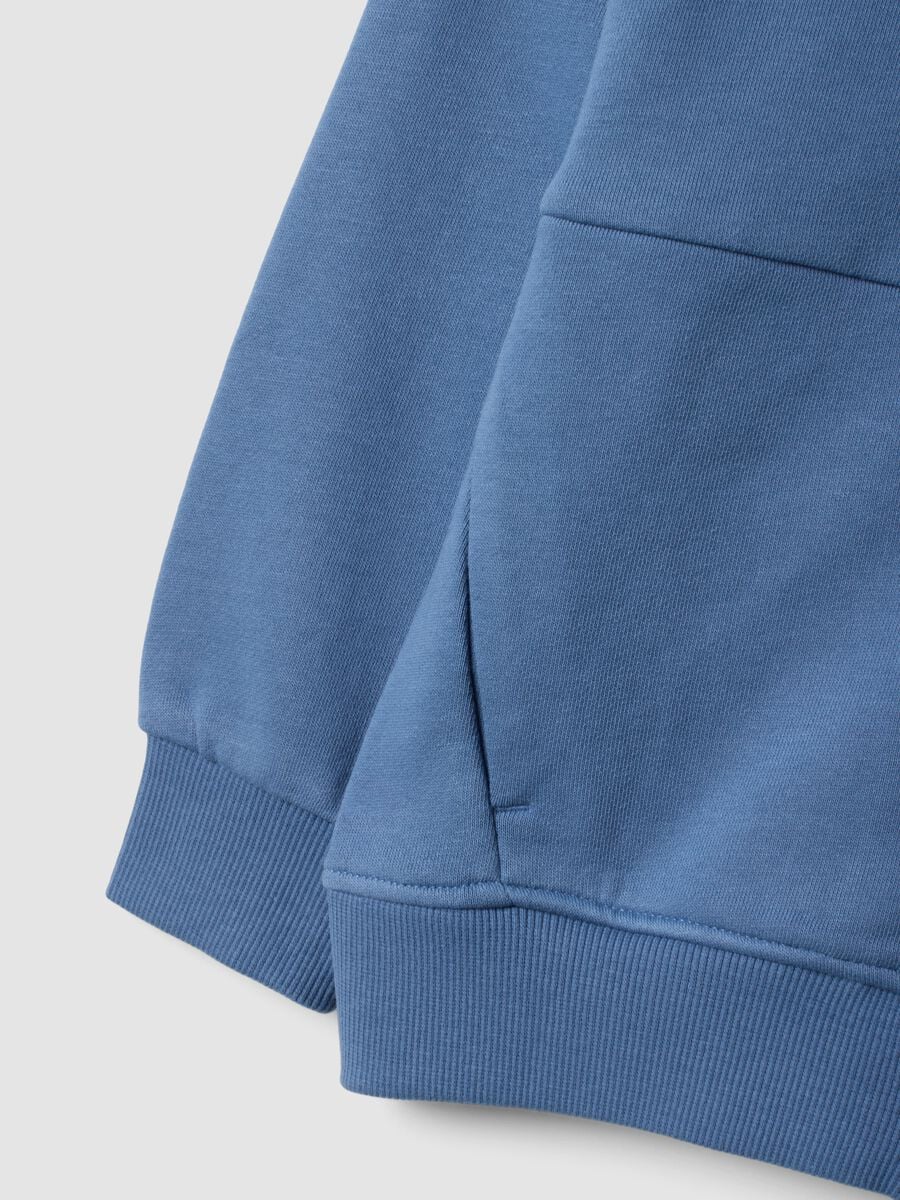 Felpa azzurra con cappuccio in puro cotone organico over fit per bambino_3