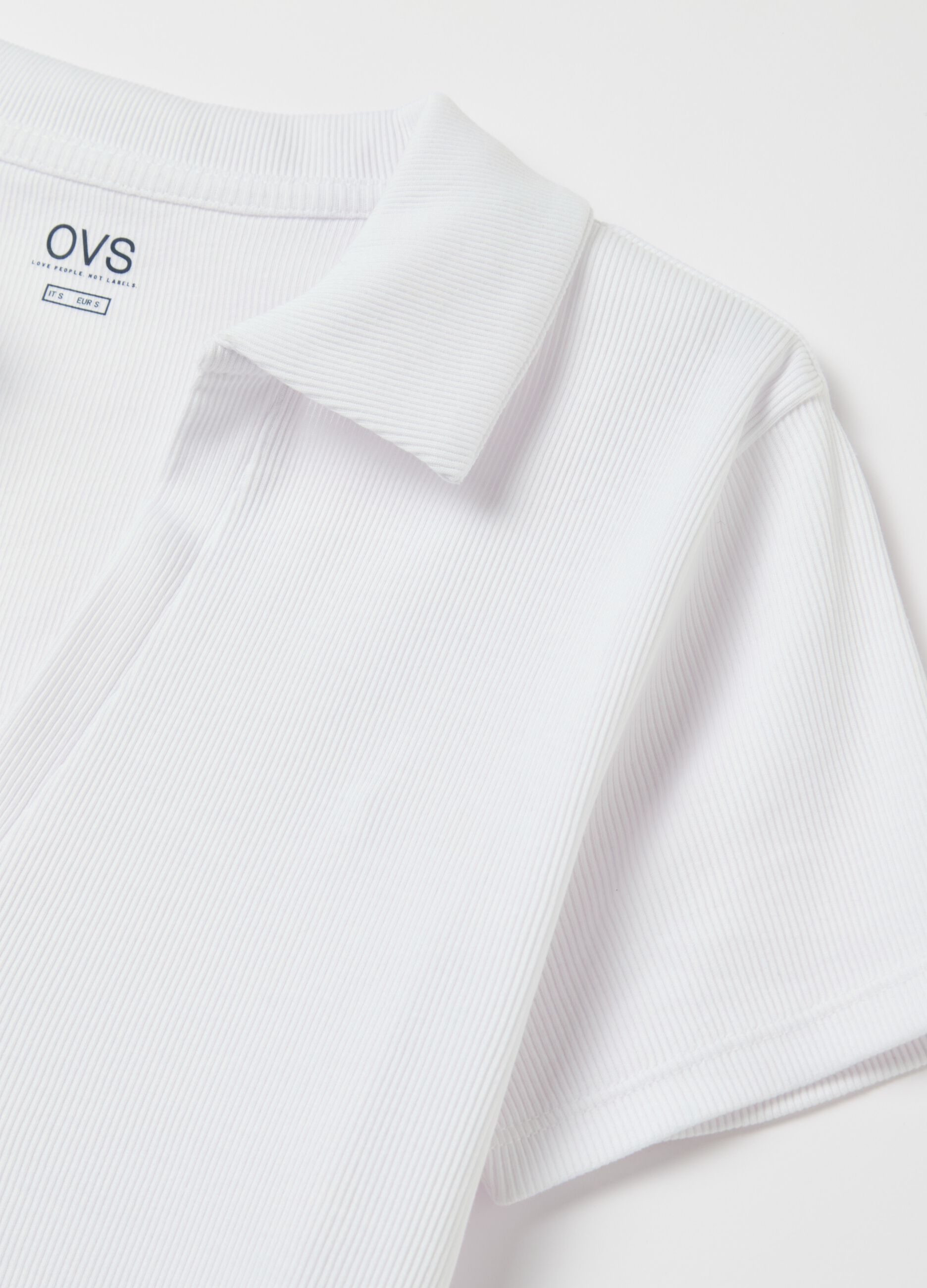 T-shirt with polo neck