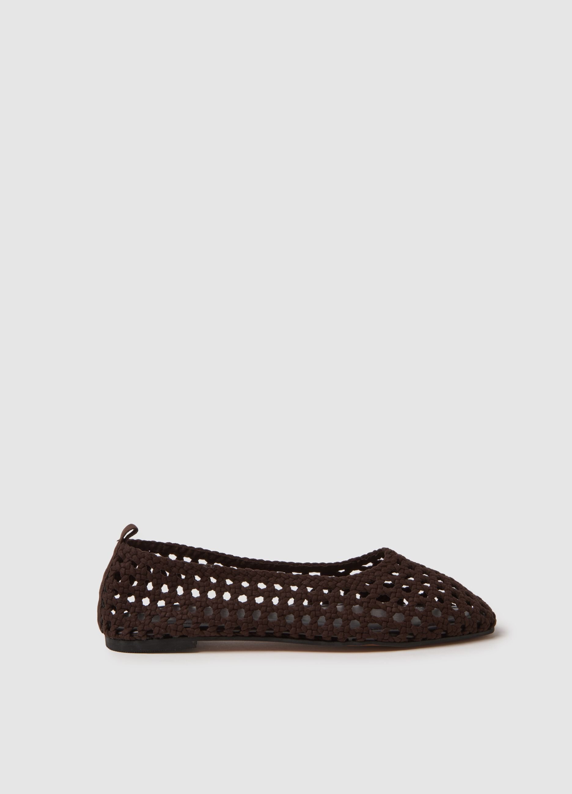 Comfortable brown ballet flats with perforated design