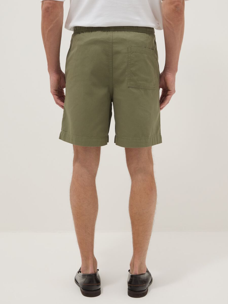 Green regular-fit pure cotton shorts_2