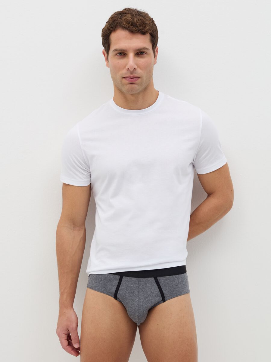 Three-pair pack briefs in stretch cotton with piping_0