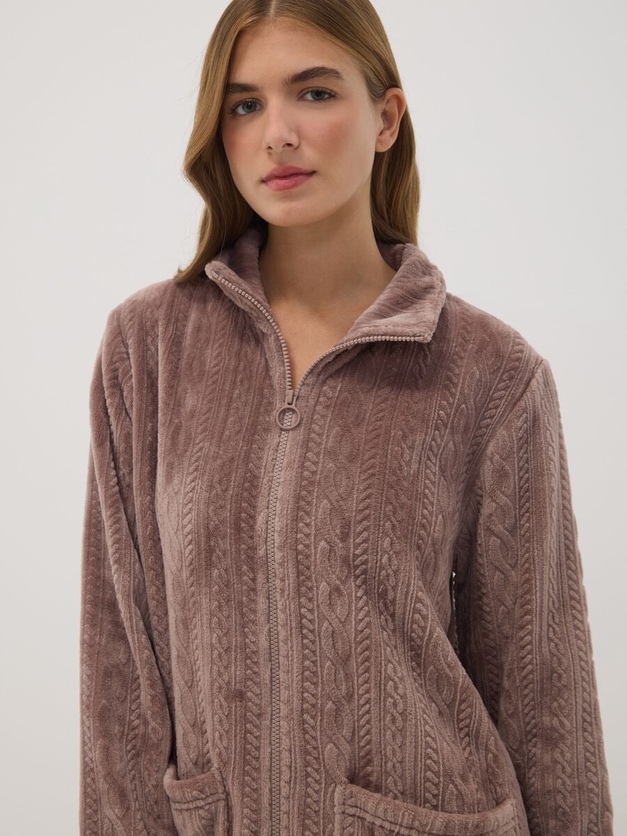 Vestaglia rosa con zip e motivo a trecce_0