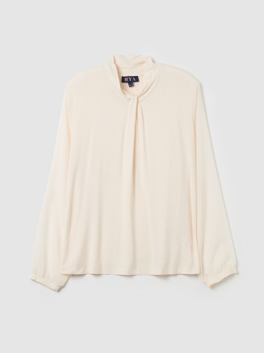 Curvy stretch viscose T-shirt with knot_4